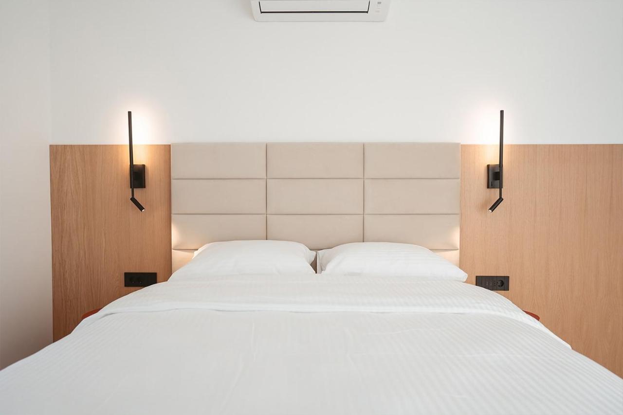 26Bricks Luxury Suites 오라데아 외부 사진